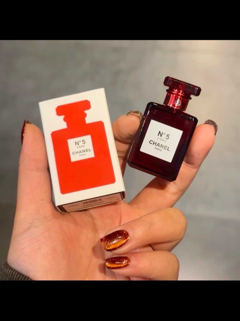 CHANEL N°5 L'EAU Mini Perfume Bottle - Red Glass